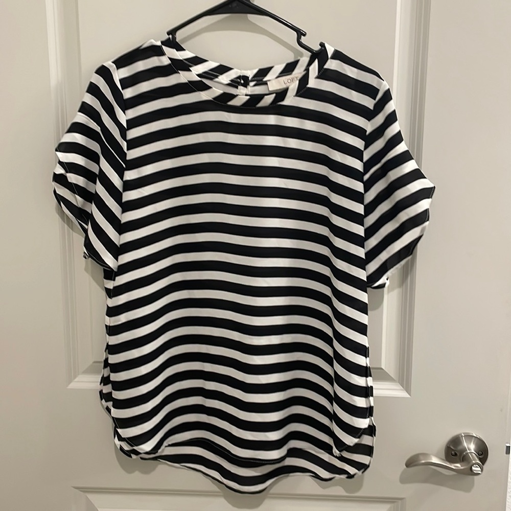 Loft size small worn once very flowy, breathable. Black and white striped shirt.